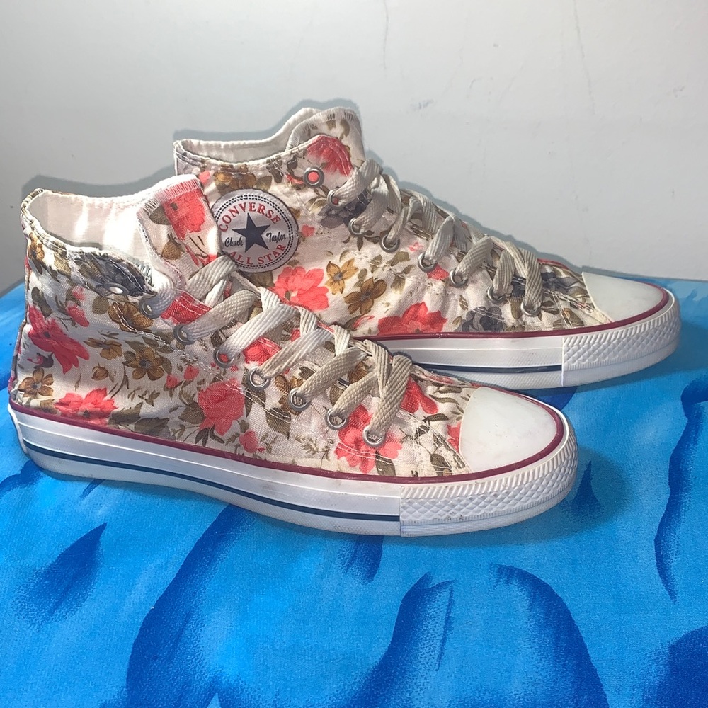 Converse Women's Floral High-Tops - Red and Cream